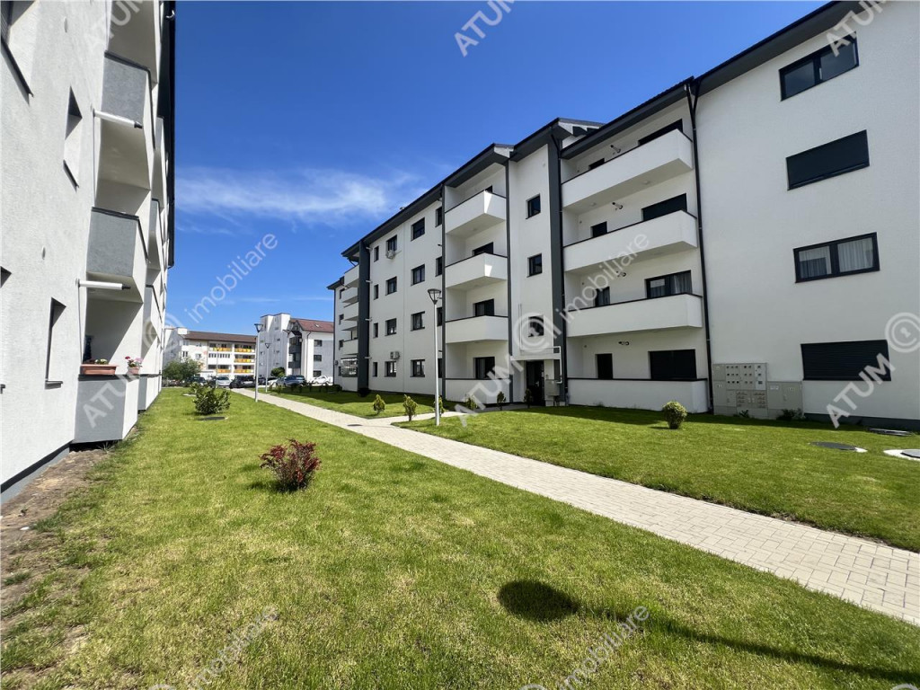 Apartament cu 3 camere decomandate 2 bai si balcon zona Sire