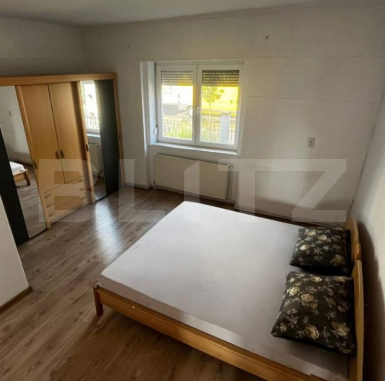 Casă de vanzare, cu 3 camere, 100 mp, zona Burdea