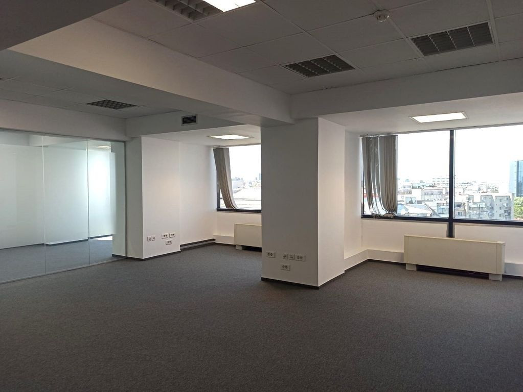 Spatiu de birouri Universitate