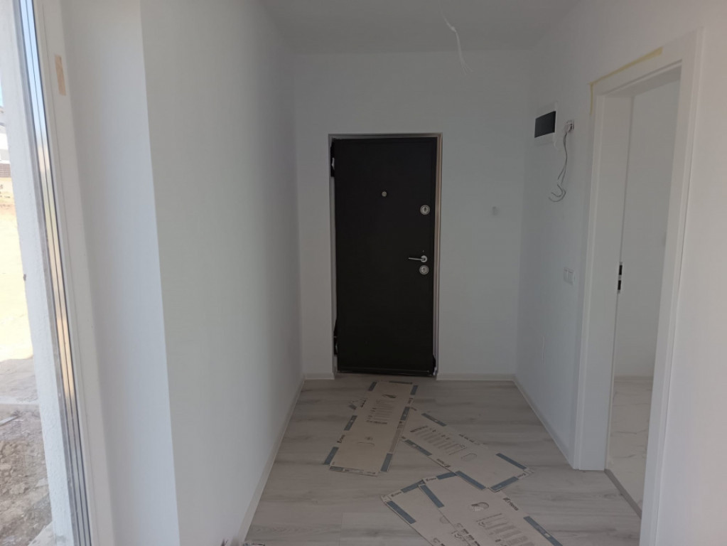 APARTAMENT 2 CAMERE, DECOMANDAT, INTABULAT,BLOC NOU, TERASA