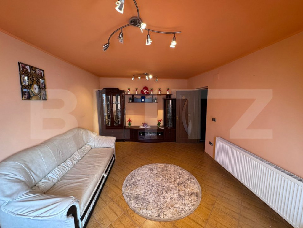 Apartament de vanzare, cu 3 camere, 66 mp, zona Micro 5