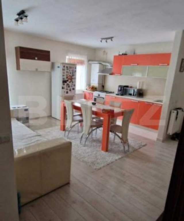 Apartament 3 camere, etaj 1, zona Muzeul Apei