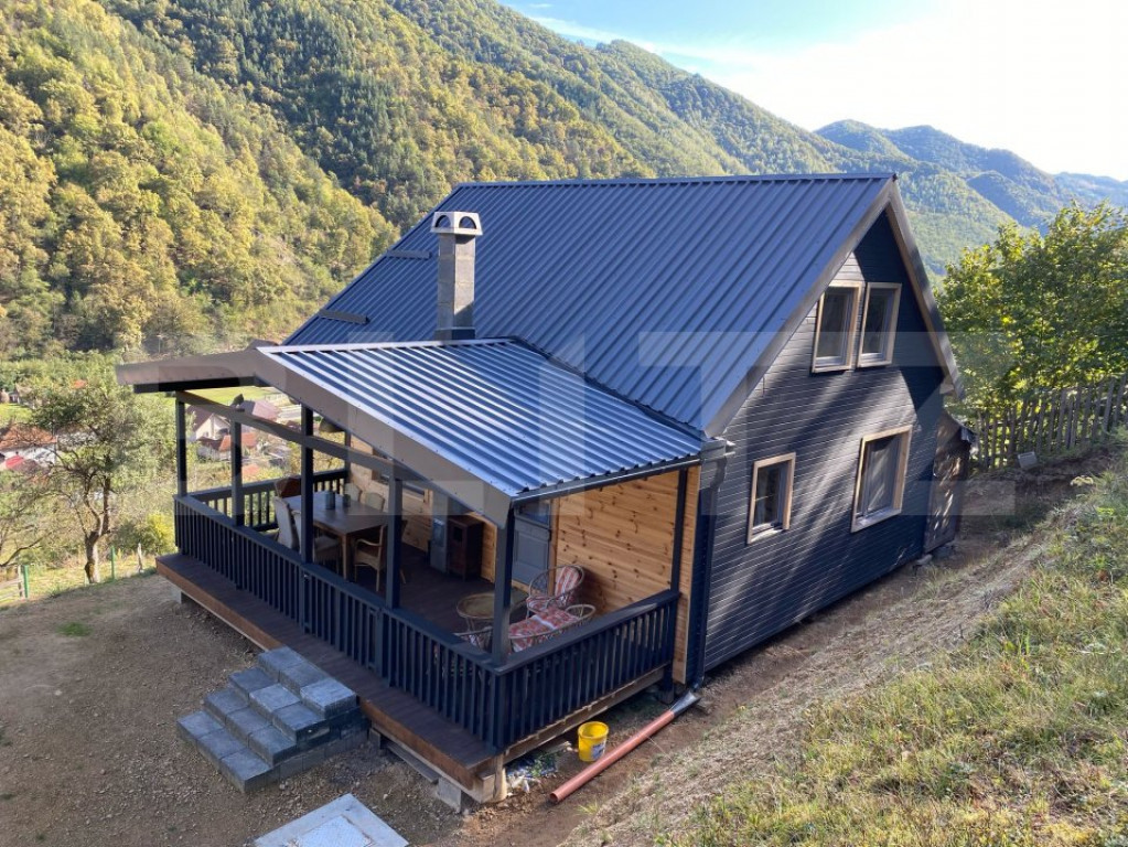 Casa de vacanta cu 4 camere,90 mp utili,800 mp teren,Transal