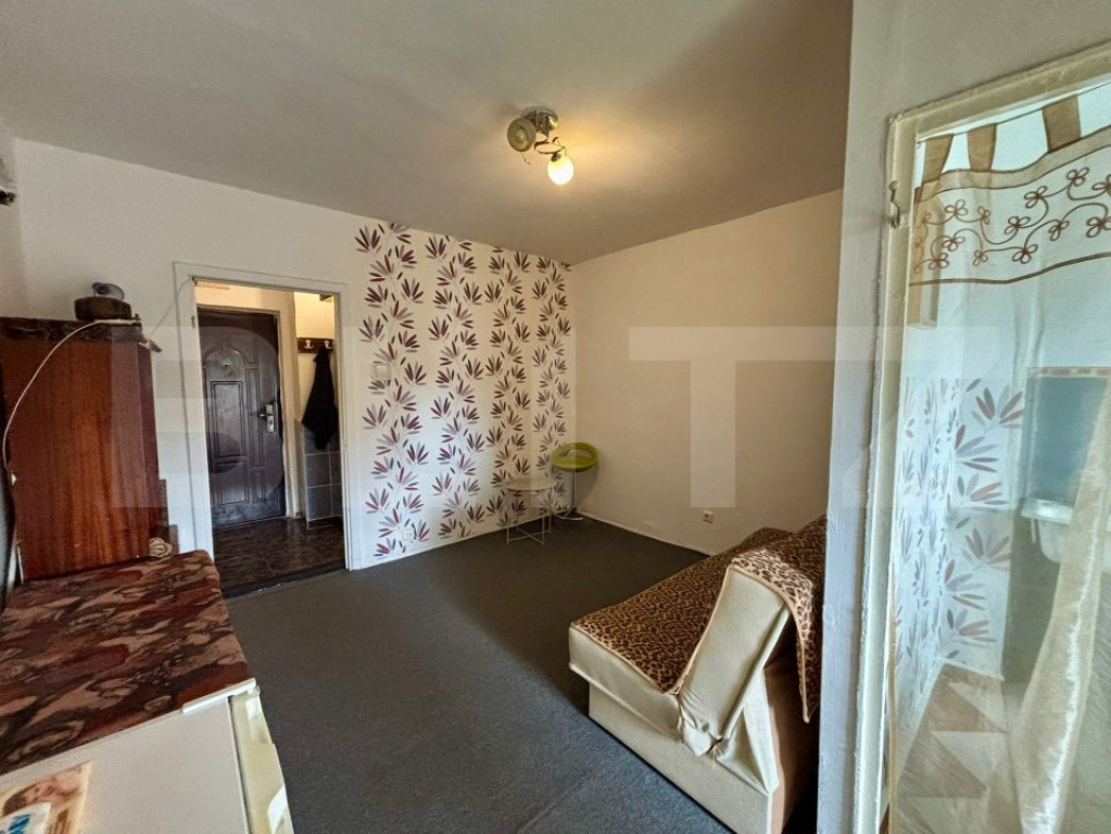Garsoniera de vanzare, 23 mp, zona Carrefour-Craiovița Nou?
