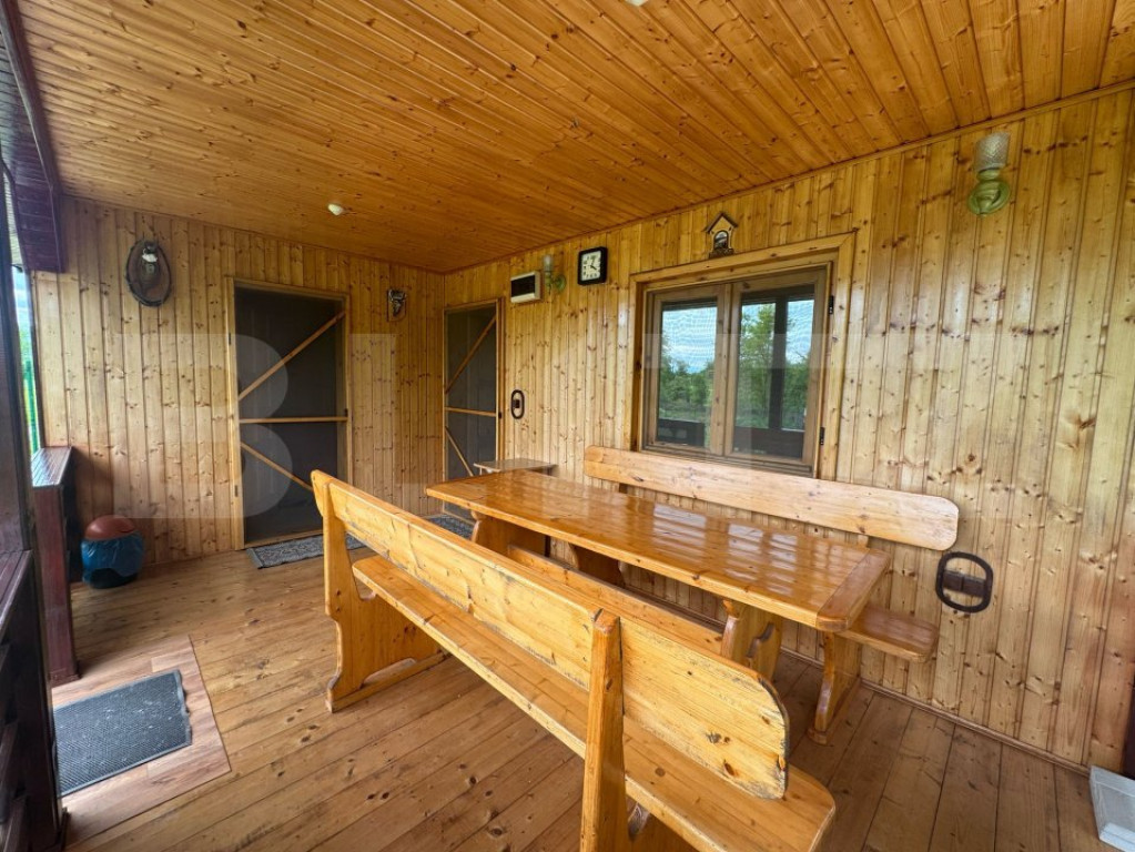 Cabana de vanzare, cu 2 camere, 56 mp + teren de 570 mp, zon