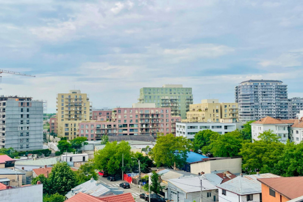 BUCURESTII NOI – 3 camere, 2 bai, garaj, vedere, comision