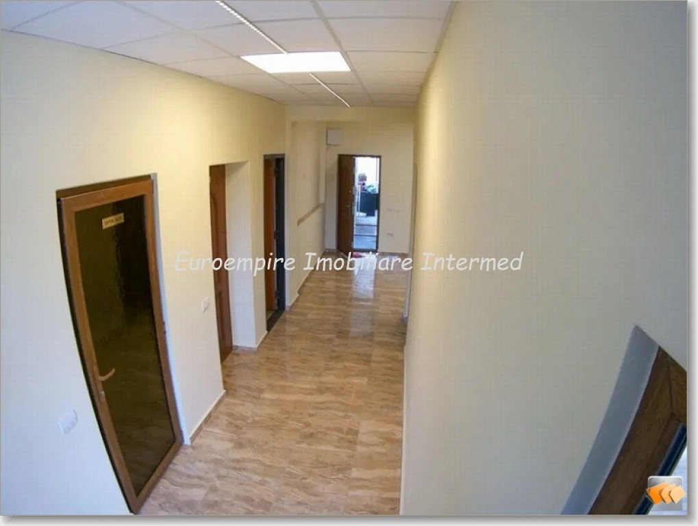 De inchiriat spatiu comercial cu 4 camere, zona Tomis Nord