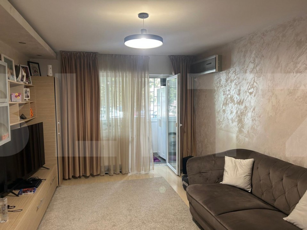 Apartament de vanzare, cu 2 camere, 48 mp, zona Ferdinand