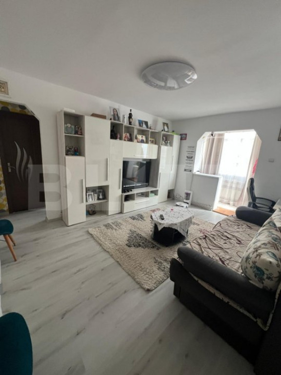 Apartament de vanzare, cu 2 camere, 43 mp, zona Vasile Aaron