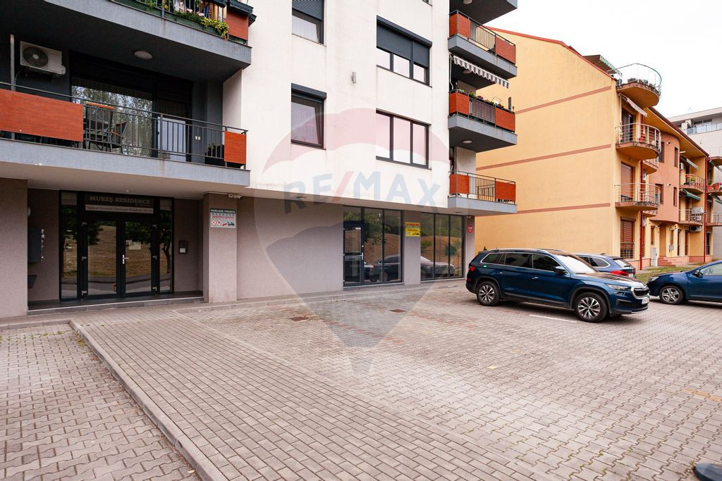 Spațiu comercial de 95 mp la parter – finisaje premium...