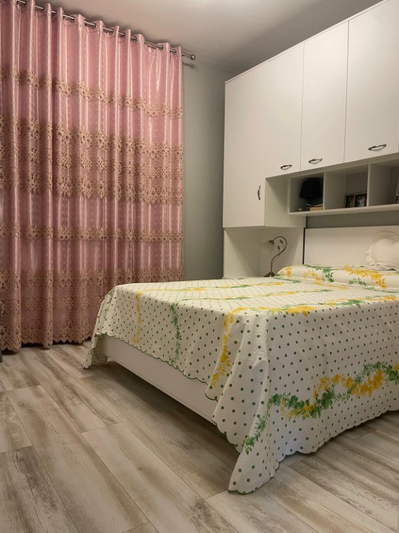 Casă parter + mansardă locuibilă, garaj, teren 450 mp – Rediu, 110.000