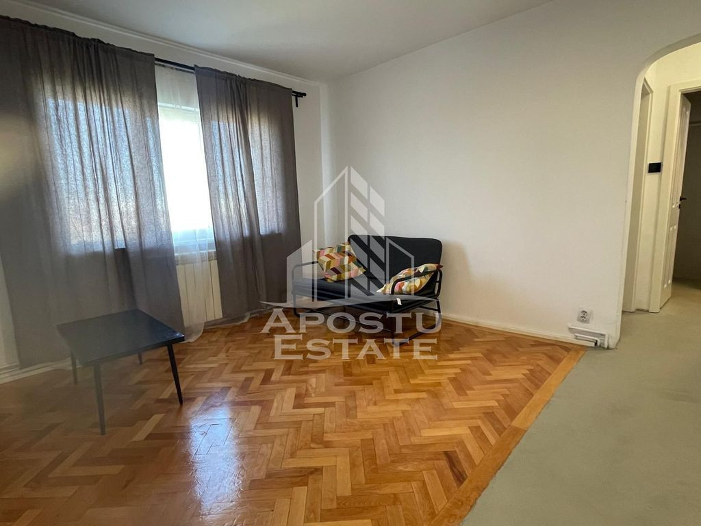 Apartament cu 3 camere, etaj intermediar, zona Gheorghe L...