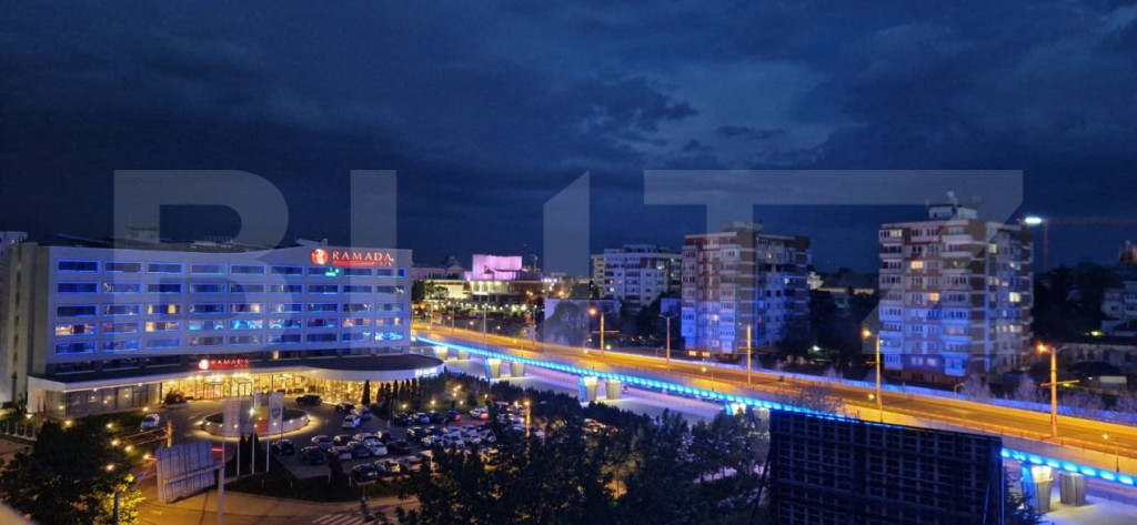 Apartament de inchiriat, cu 3 camere, 70 mp, zona ultracentr