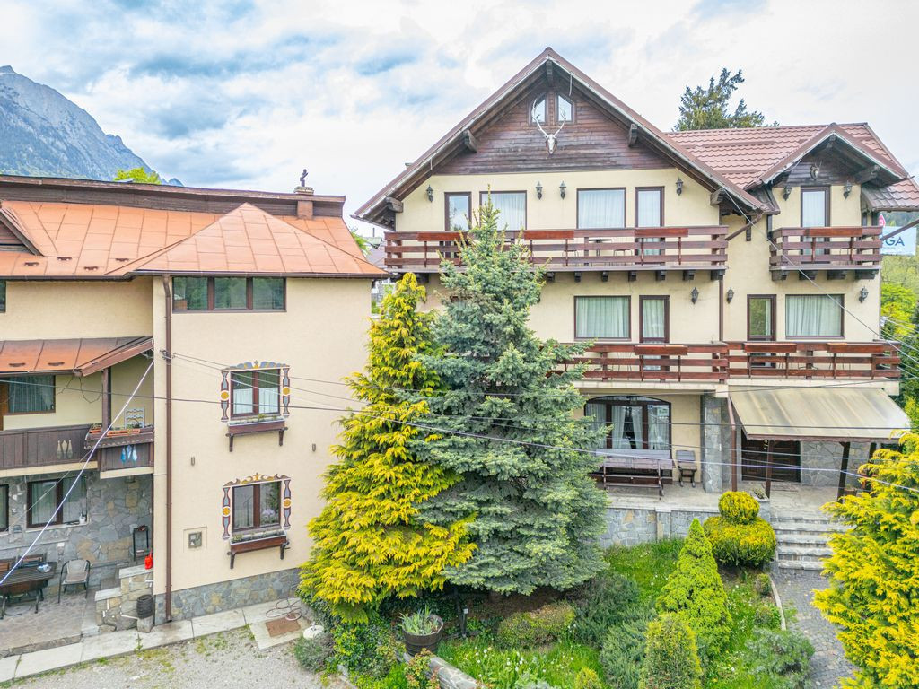 Proprietate deosebită de vânzare în Bușteni - Pensiun...