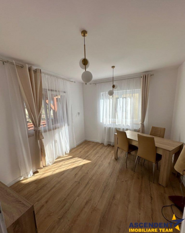 Casa individuala cu garaj si 500mp teren, Brasov.