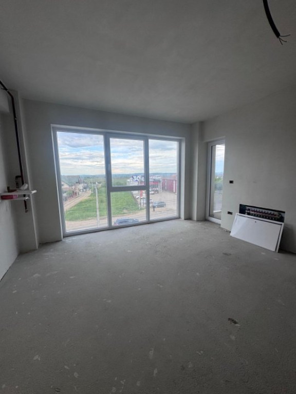 Apartament etaj intermediar, bloc nou , Radauti