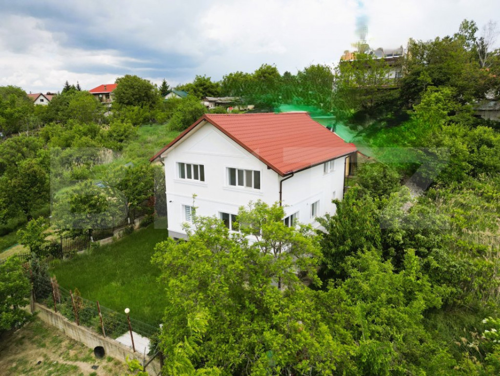 Casa de vanzare, cu 6 camere, 180 mp utili, panorama superba