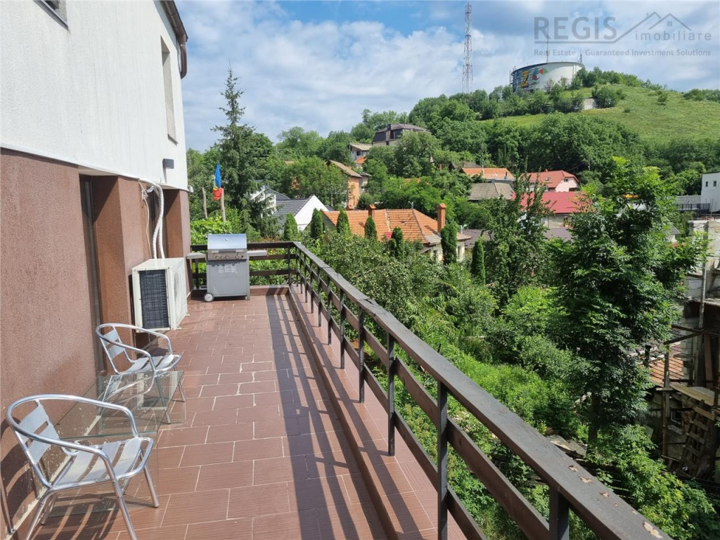 Apartament de trei camere in zona mirifica , Dobrogeanu Gher