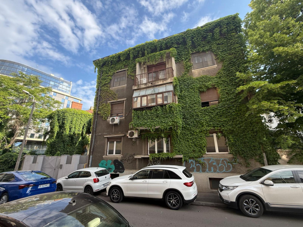 Apartament in Armeneasca, parter in vila.