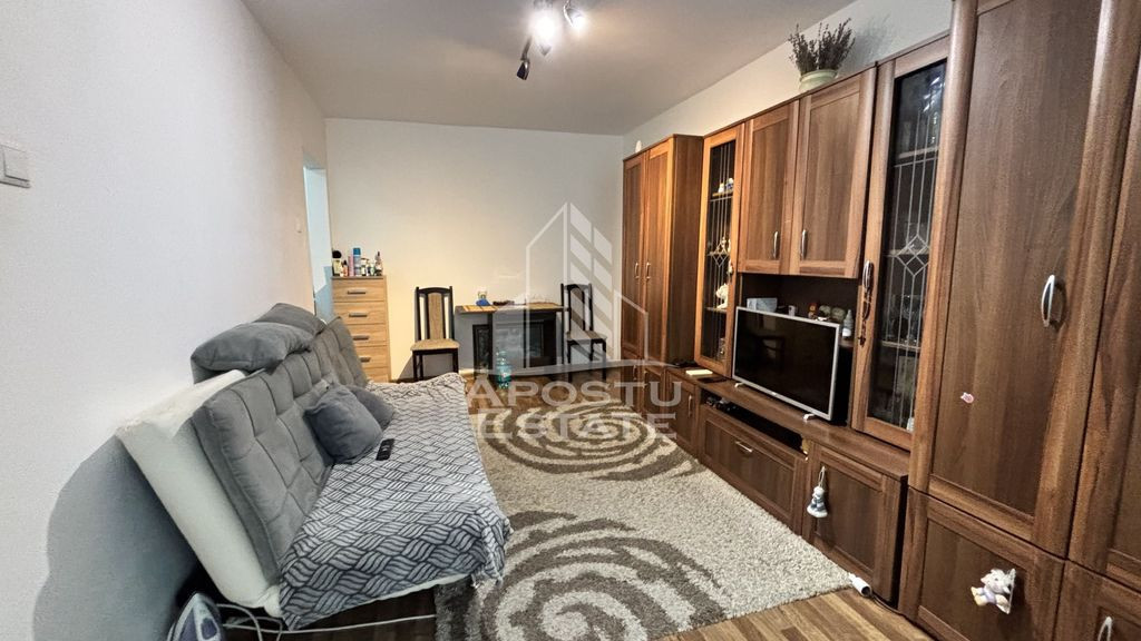 3 camere, etaj intermediar, centrala proprie,bloc reabili...