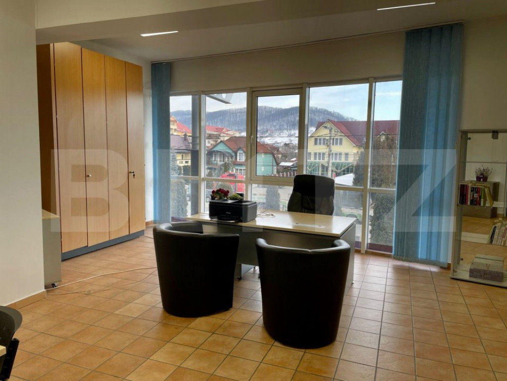 Spațiu de birou, de inchiriat, 33 mp, zona Calea Moldovei