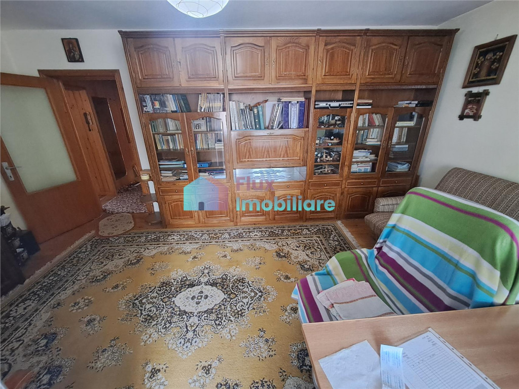 Apartament 3 camere 70 mp Obcini