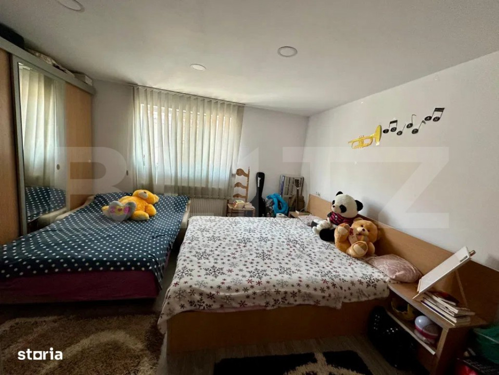 Oportunitate!Casă, 6 camere de vânzare, COMUNA LIVADA, 984