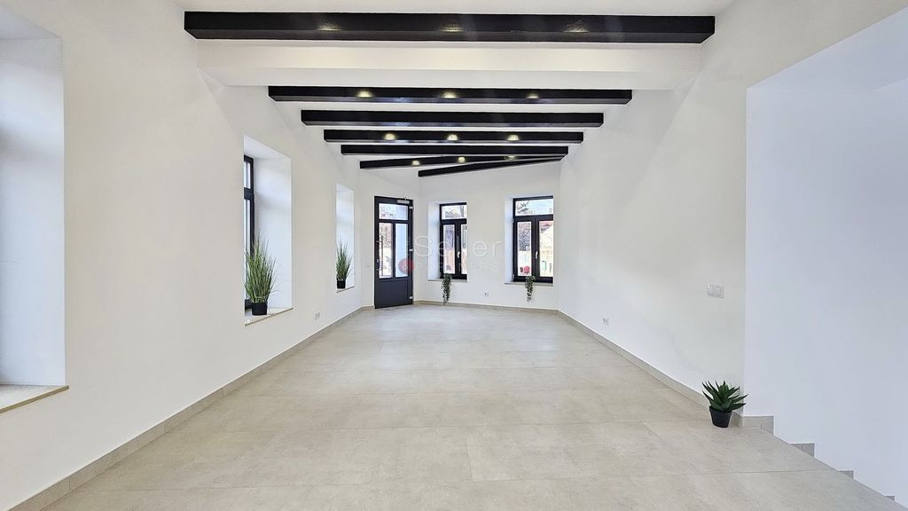 Pozitionare Centrala - Cladire Multifunctionala