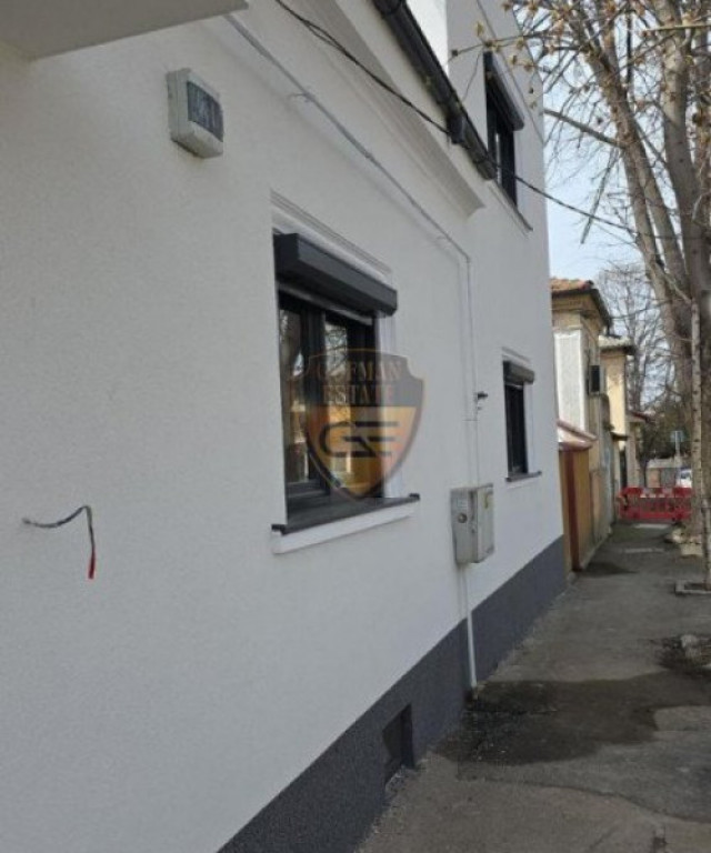 Casa renovată CENTRU ideal birou, cabinet medical, notariat