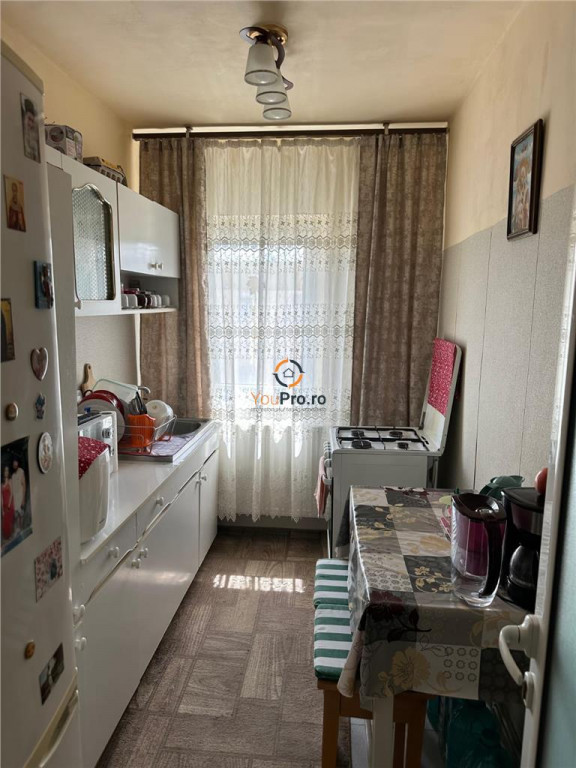 Apartament 1 camera bine intretinut etaj 4 din 5 zona Buzias