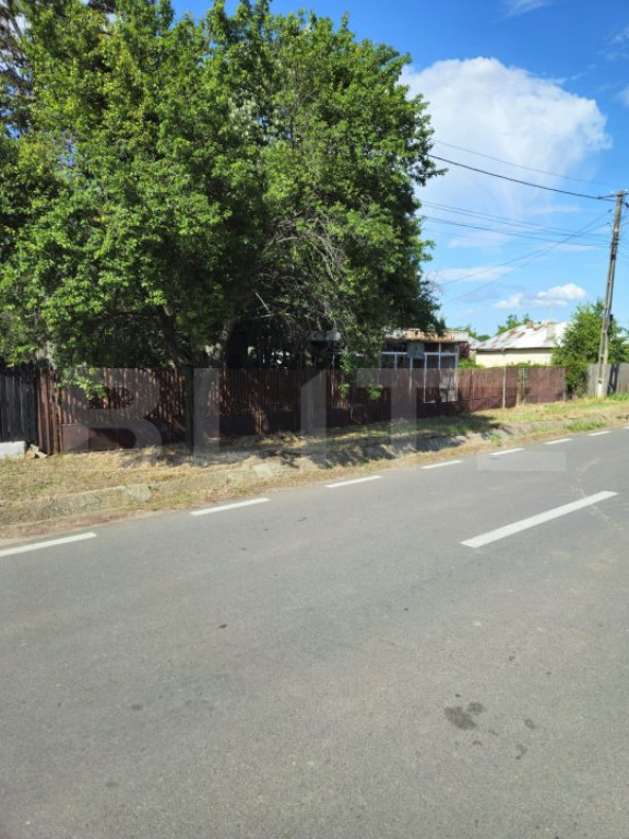 Casa de caramida, de vanzare, 1417 mp teren, zona Jugureni