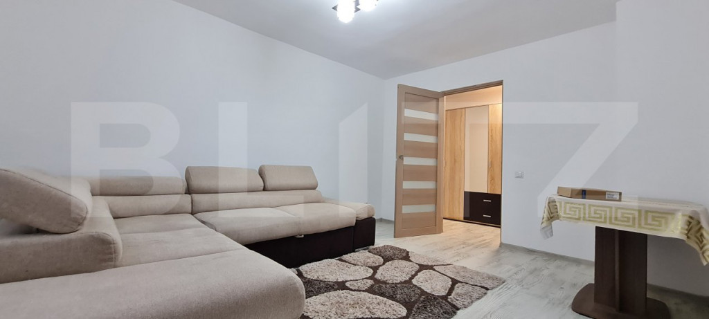 Apartament de vanzare, cu 3 camere, 80 mp, zona Uzina 2.
