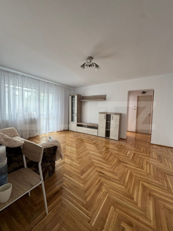 Apartament de vanzare, cu 2 camere, 50mp, etaj intermediar,