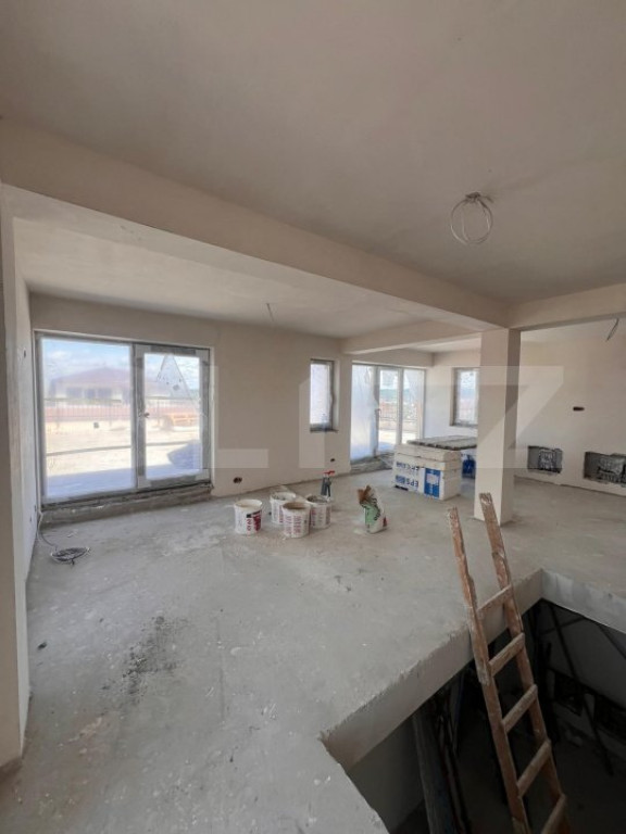 Penthouse de vanzare, cu 3 camere, 90 mp, zona Calea Surii M