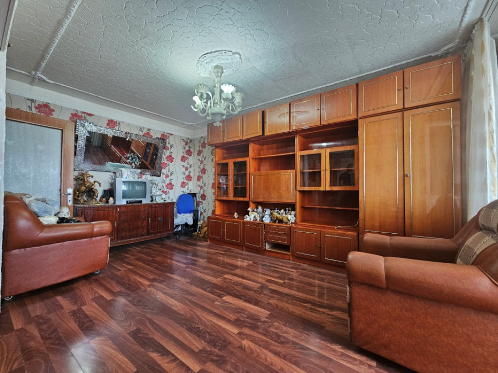 Vanzare Apartament 3 camere, Brancoveanu intersectie cu Nitu