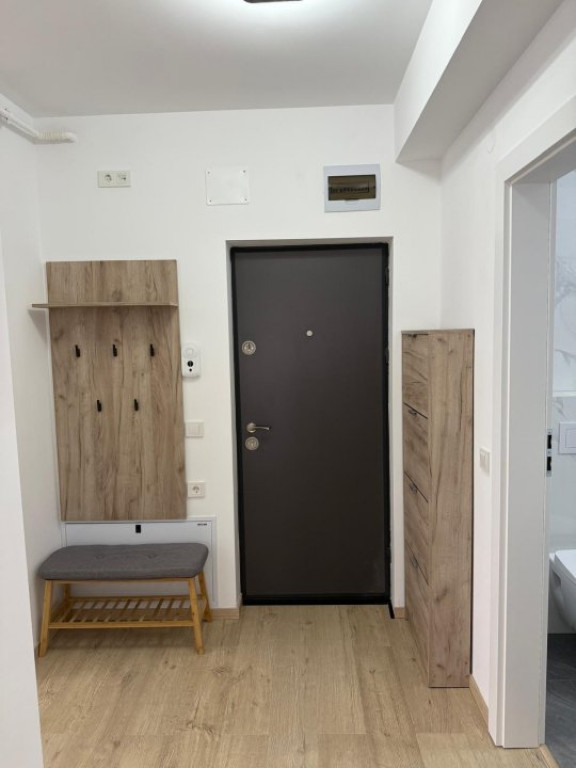 Apartament de inchiriat, cu 3 camere, 70 mp, zona Calea Suri