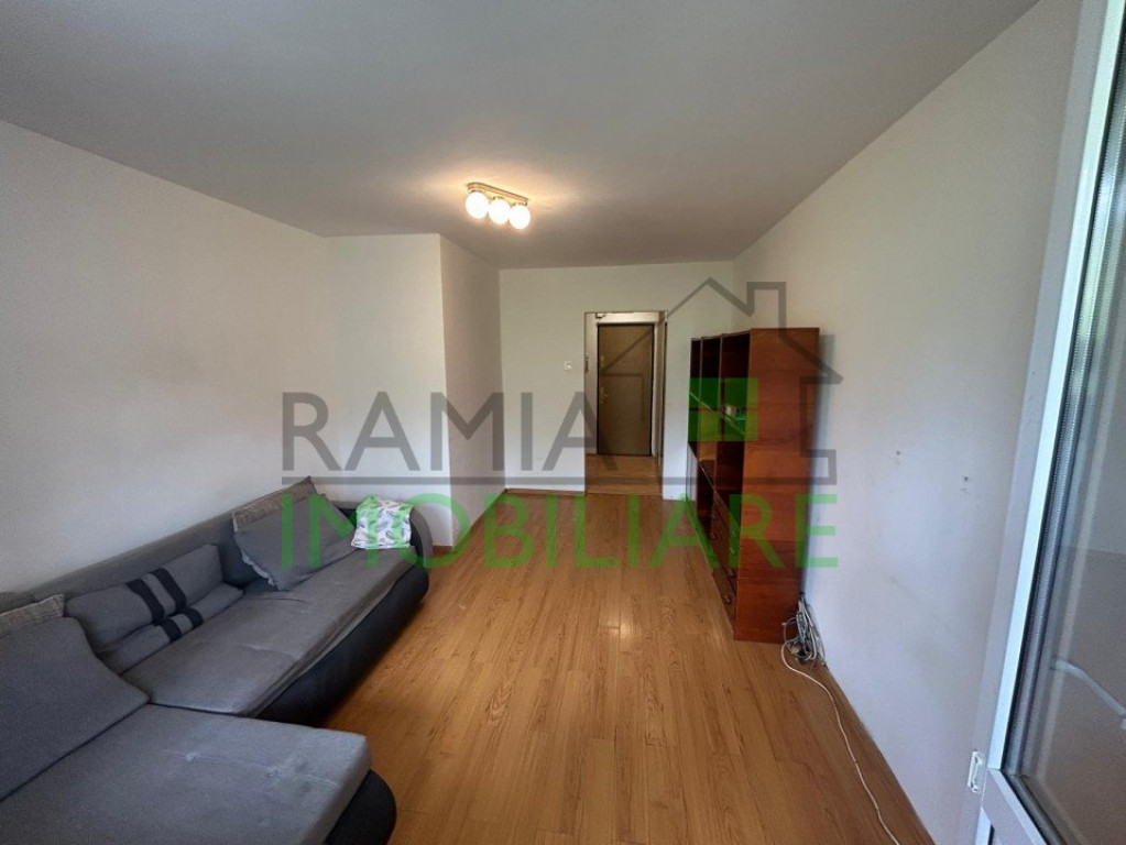 Etaj 1, 2 Camere Decomandat, Parcare, Boxă , Astra , Dispo