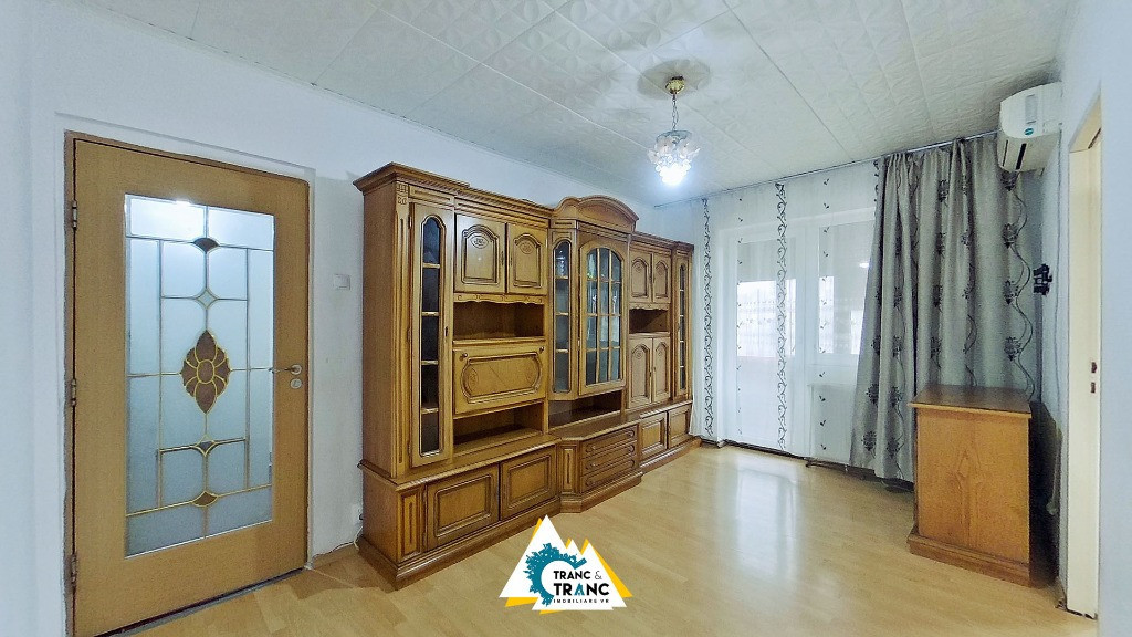 Apartament cu 3 camere de închiriat în Aurel Vlaicu – Arad