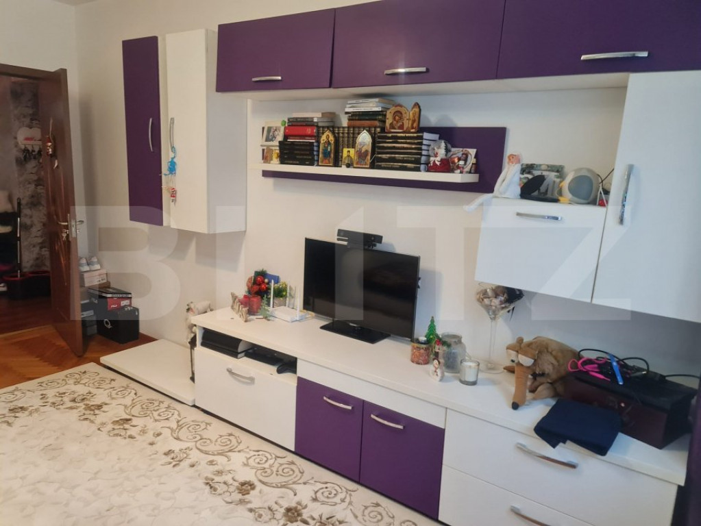 Apartament de vanzare, cu 2 camere, decomandat, 49 mp, zona