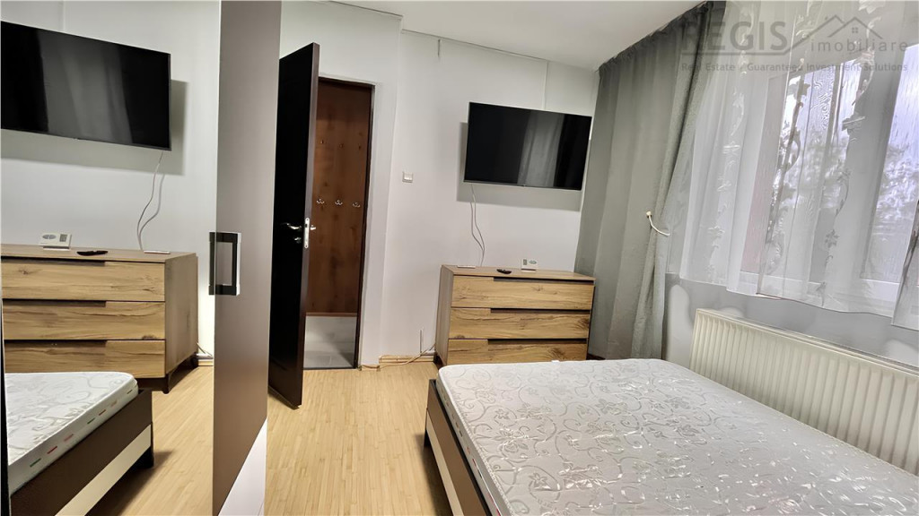 Apartament 3 Camere Renovat Decomandat zona 13 Decembrie