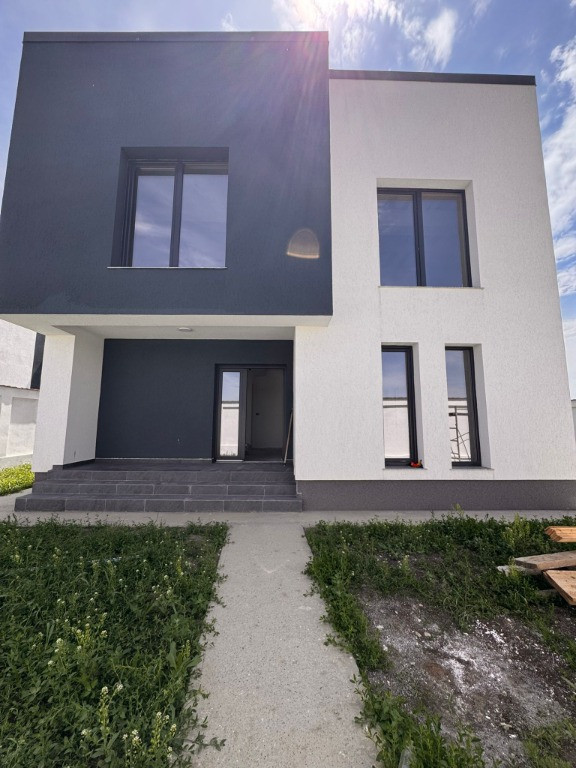 Frumusani, Vila individuala cu 4 camere, 140 MPU - Teren 500 MP