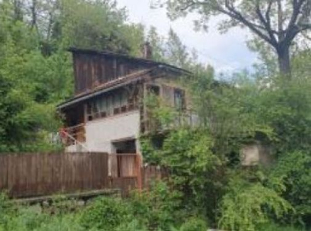 Casa si teren Petrosani, jud. Hunedoara - termen 12.03