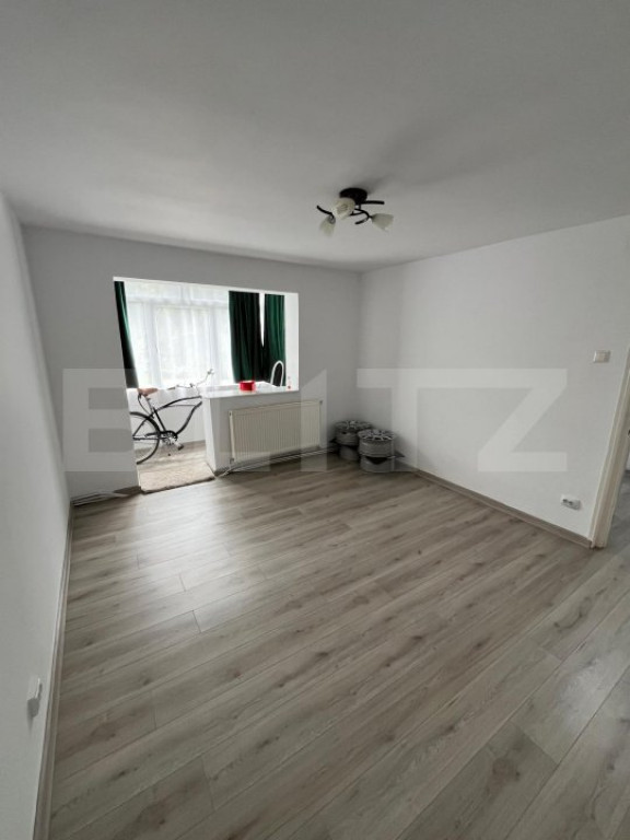Apartament de vanzare, cu 2 camere, 42 mp, zona Micro 3