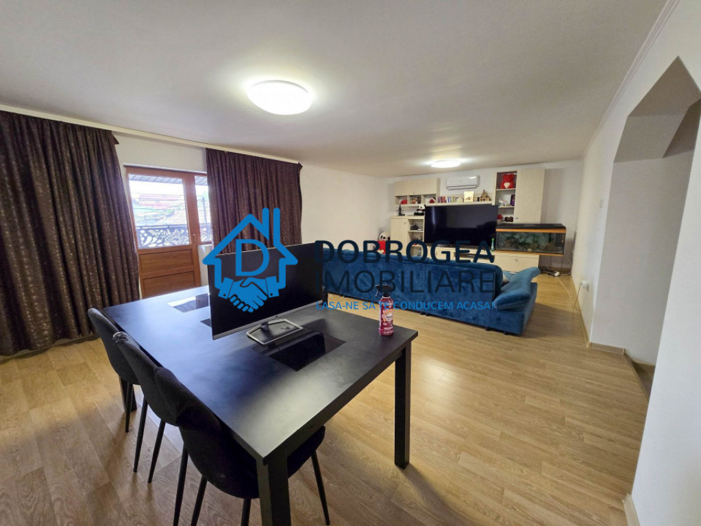 APARTAMENT 4 CAMERE DE INCHIRIAT - SUPRAFATA 180 MP+TERASA