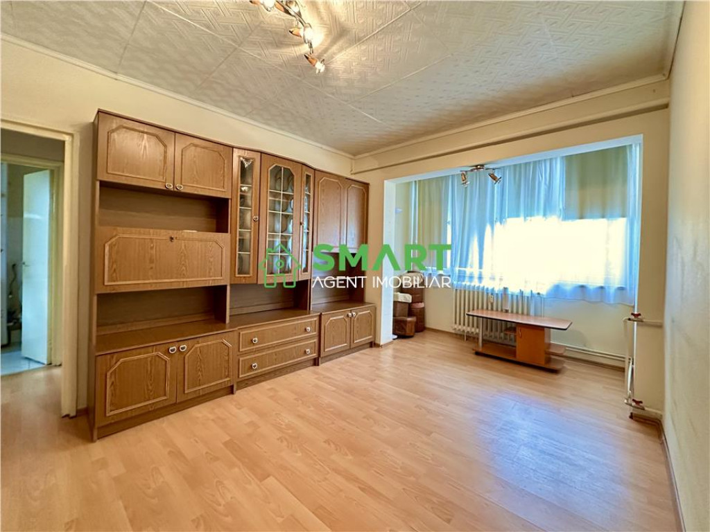 Apartament 3 camere . Arad, zona Aurel Vlaicu, str. Constant