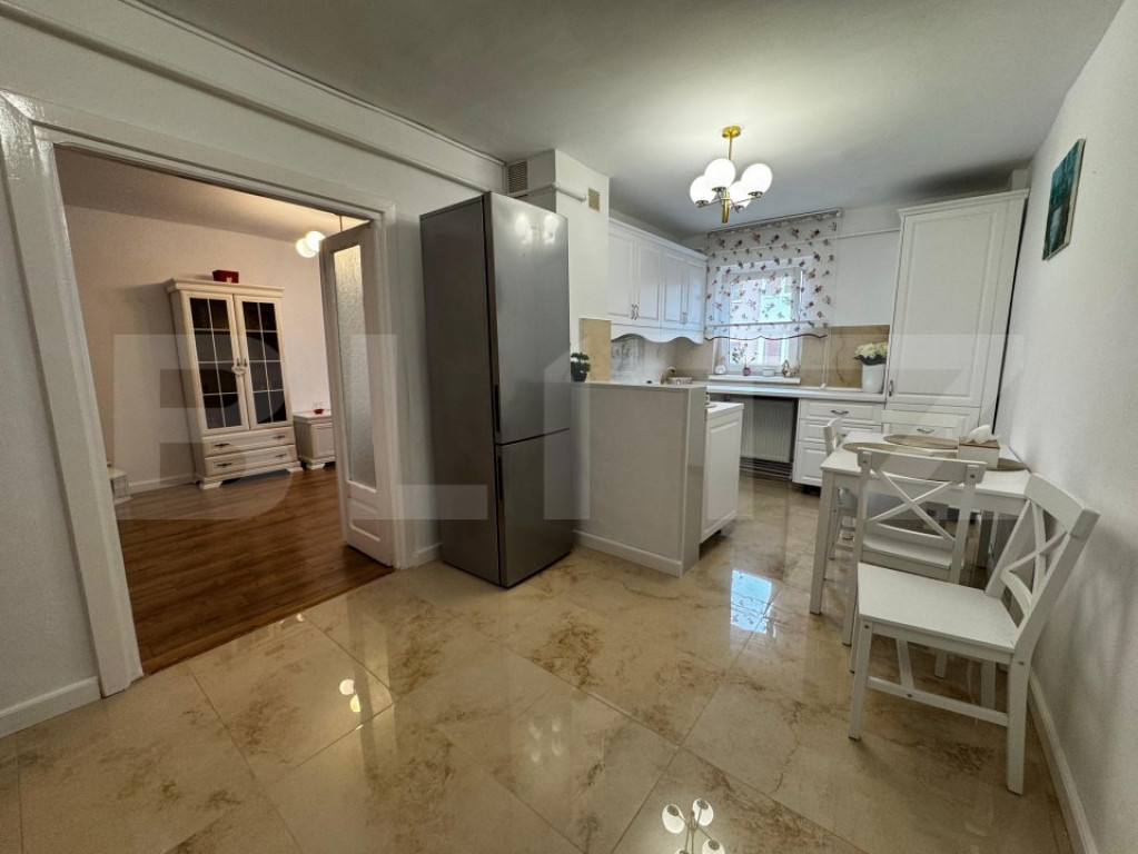 Apartament de inchiriat, cu 3 camere, 72 mp, zona Cetate