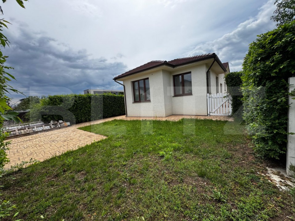 Casă tip duplex, de vanzare, cu 3 camere, 285 mp teren, zon