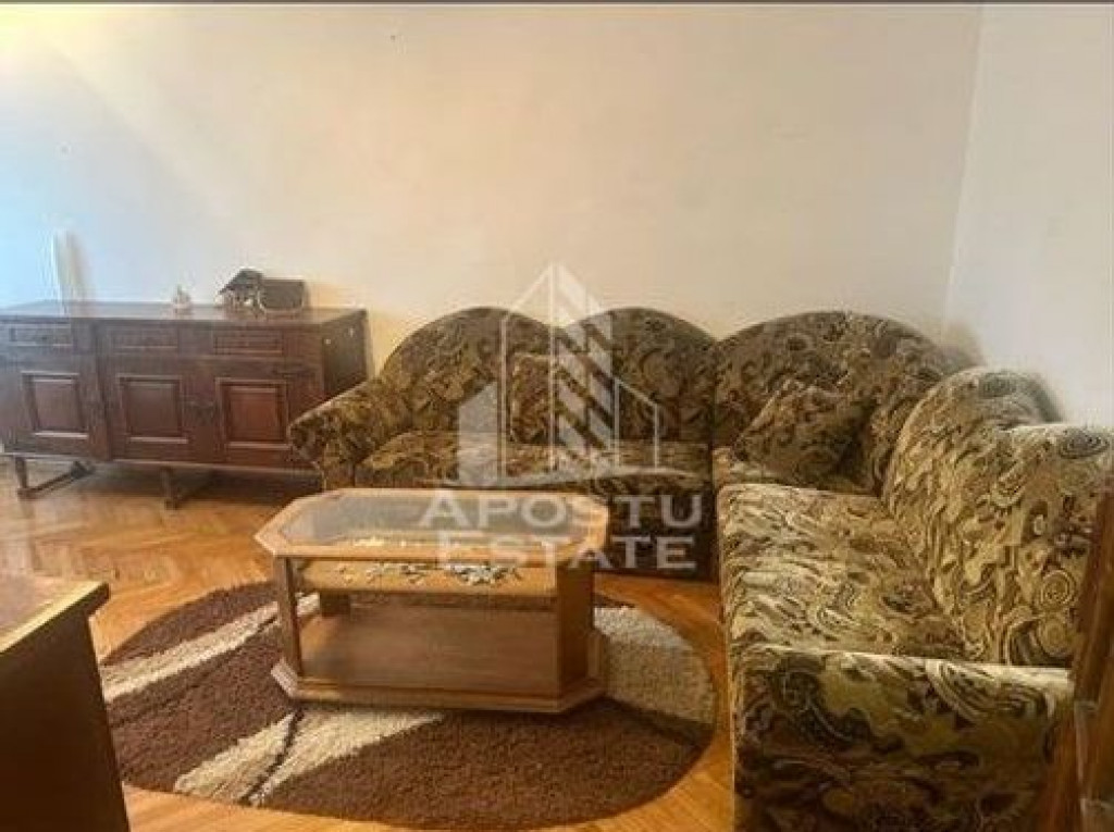 Apartament 3 camere, centrala proprie, zona Lipovei