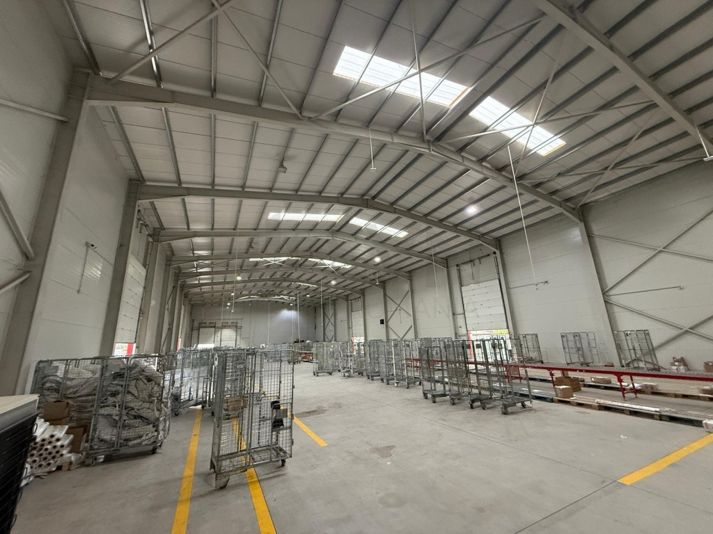 Hala industriala - Birouri 2450 mp I Acces direct Centura...