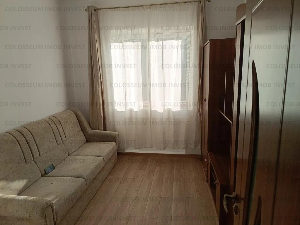 COLLOSEUM: Camera cu baie bloc caramida Stefan C Mare